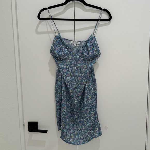 Frankie’s Bikinis Dress - Picture 2 of 5